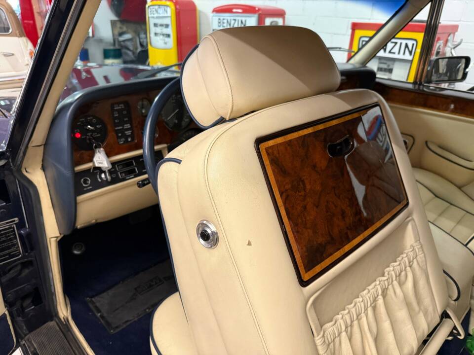 Bild 15/24 von Rolls-Royce Corniche I (1986)
