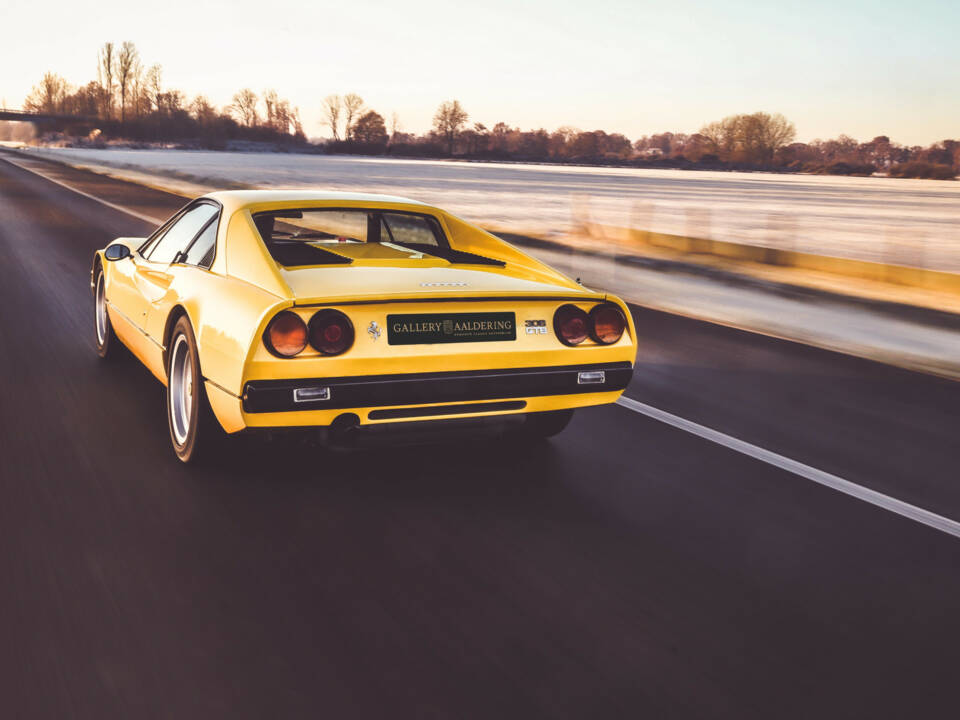 Immagine 6/50 di Ferrari 308 GTB (1976)