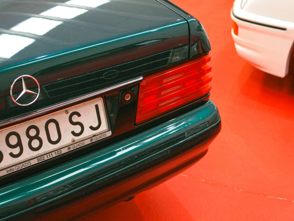 Image 15/50 of Mercedes-Benz SL 320 (1995)