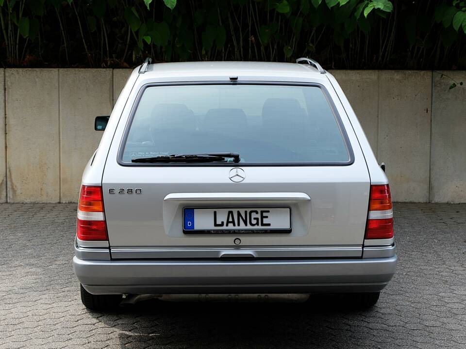 Image 11/75 of Mercedes-Benz E 280 T (1994)