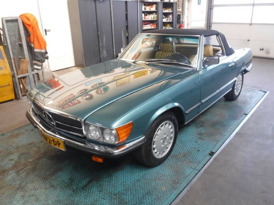 Image 2/50 of Mercedes-Benz 380 SL (1981)