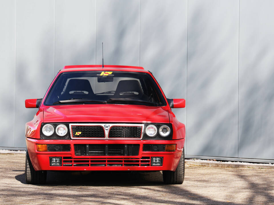 Afbeelding 17/58 van Lancia Delta HF Integrale Evoluzione I (1991)