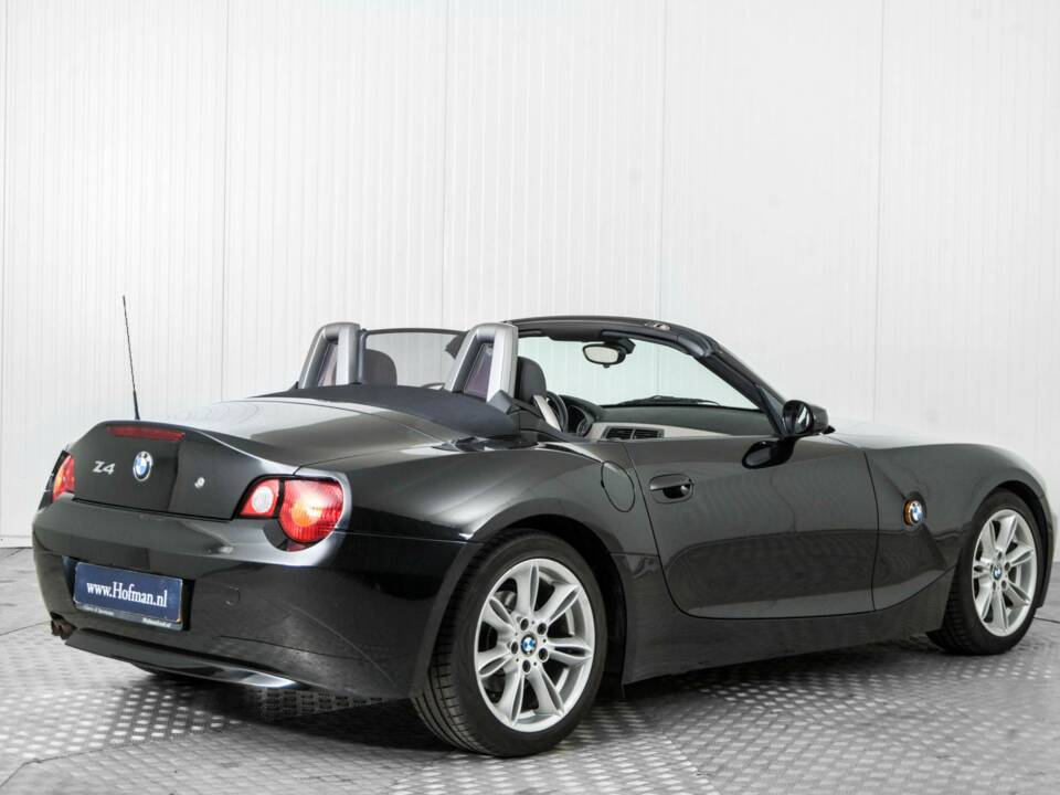 Bild 2/50 von BMW Z4 2.5i (2004)