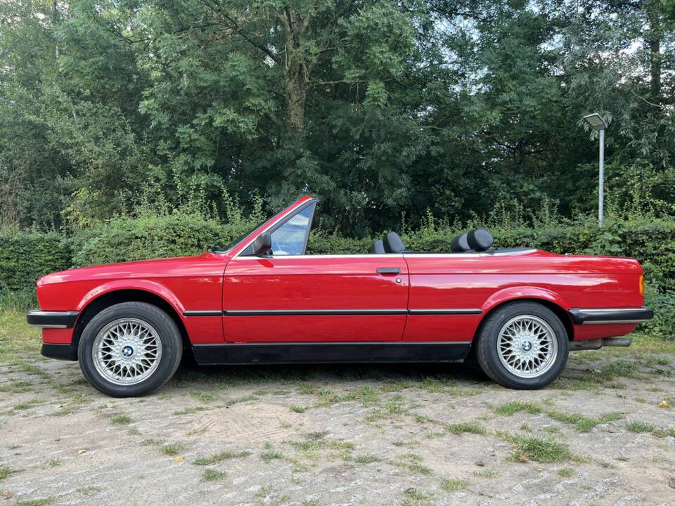 Image 6/8 de BMW 325i (1986)