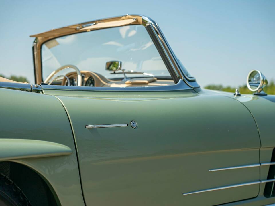 Image 25/50 of Mercedes-Benz 300 SL Roadster (1960)