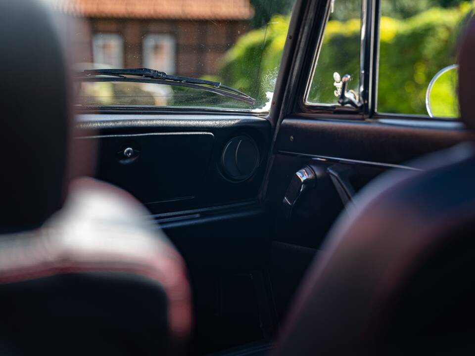 Image 35/40 of Alfa Romeo 2.0 Spider (1987)