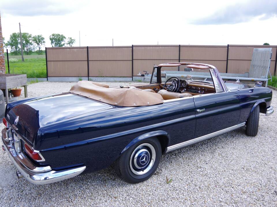 Afbeelding 5/32 van Mercedes-Benz 250 SE (1967)