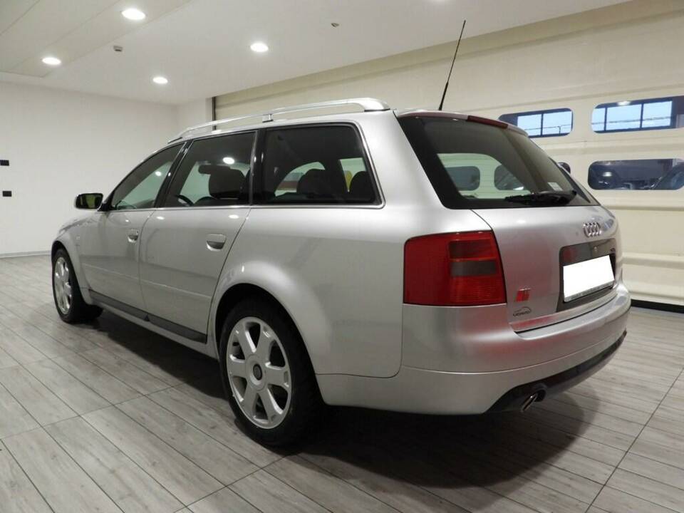Image 3/15 of Audi S6 Avant (2000)