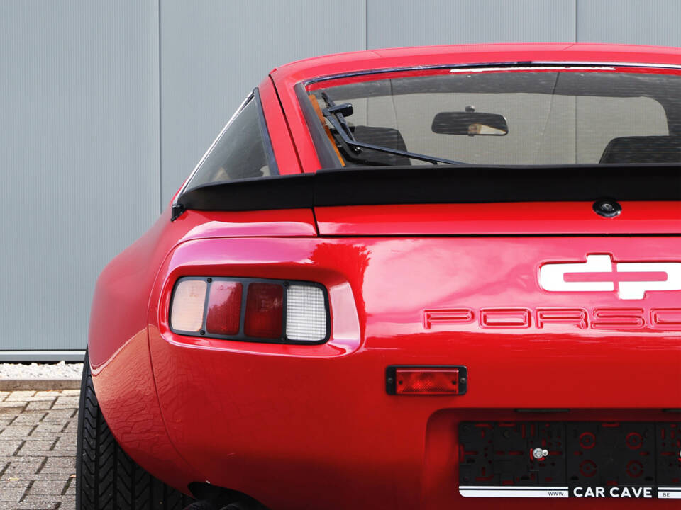 Image 33/52 of Porsche 928 S (1980)