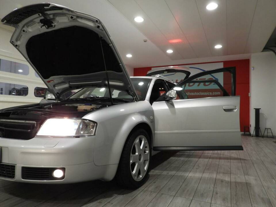 Image 11/15 of Audi S6 Avant (2000)
