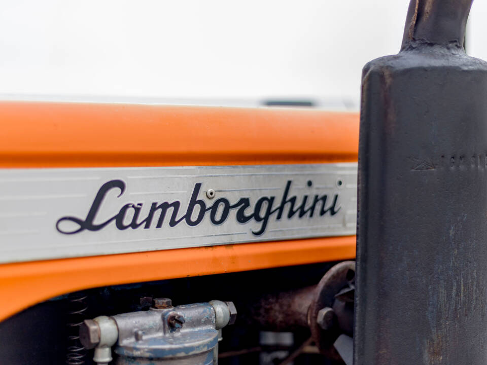 Imagen 6/7 de Lamborghini R 230 DT (1967)