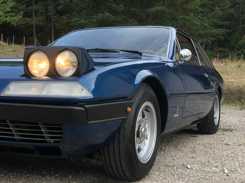 Image 5/77 of Ferrari 365 GT4 2+2 (1975)