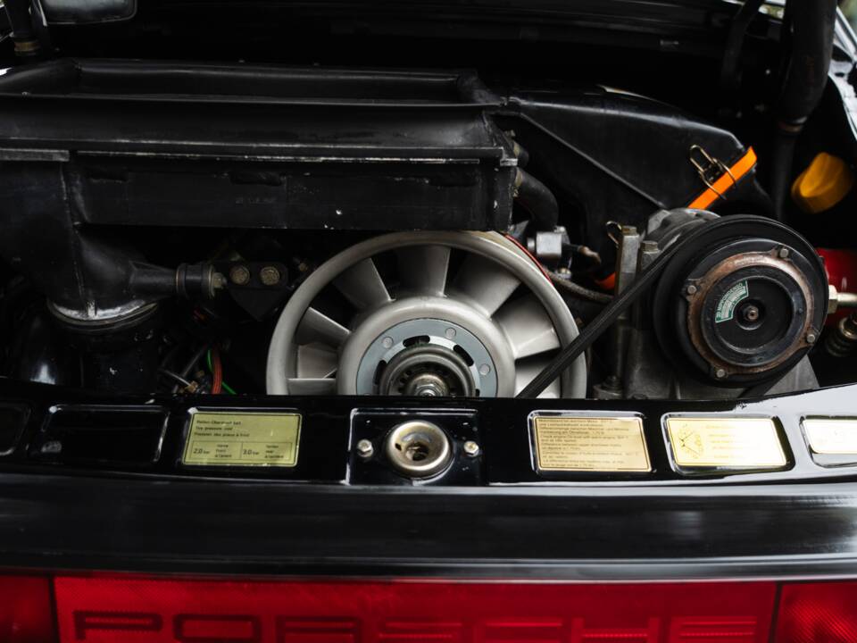 Image 20/67 of Porsche 911 Turbo 3.3 (1987)