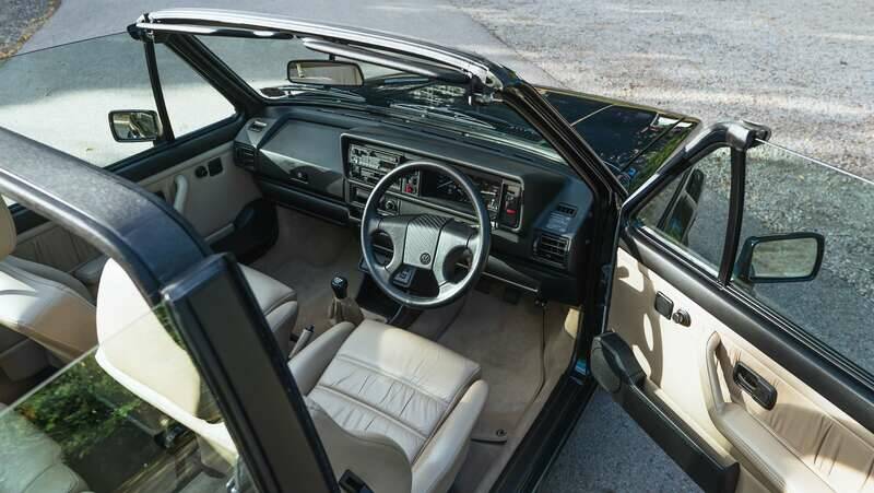 Image 11/50 of Volkswagen Golf Mk I GTI 1.8 (1991)