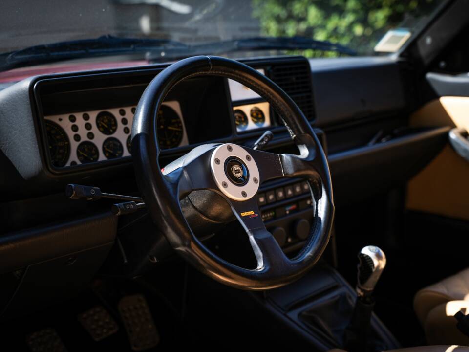 Image 46/63 of Lancia Delta HF Integrale Evoluzione II (1994)
