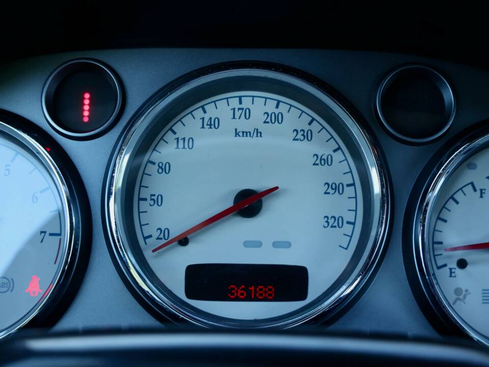 Afbeelding 7/50 van Aston Martin V12 Vanquish (2002)