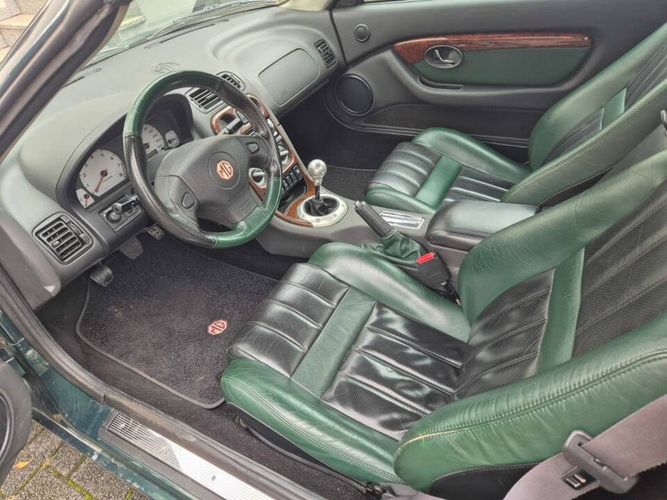 Imagen 9/24 de MG F 1.8i (2001)