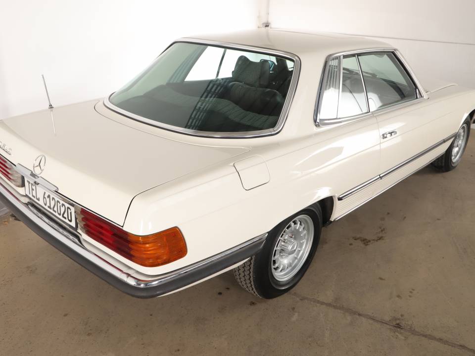 Image 23/27 of Mercedes-Benz 280 SLC (1975)