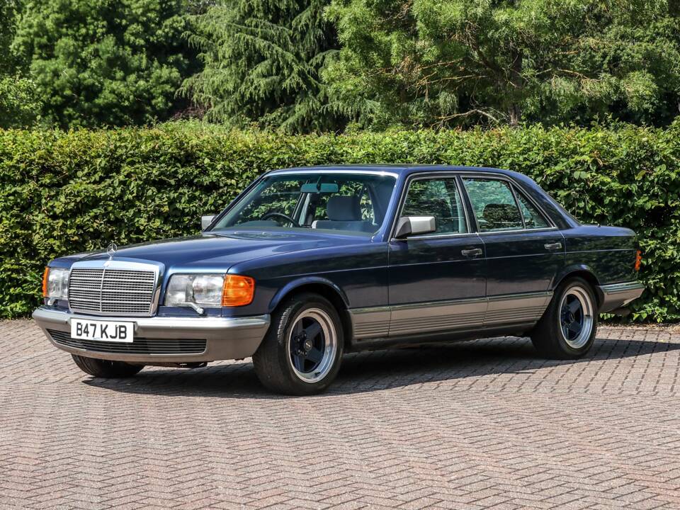 Immagine 1/44 di Mercedes-Benz 500 SE (1985)