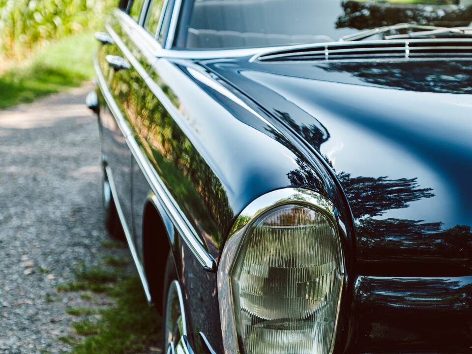 Image 5/52 of Mercedes-Benz 250 S (1967)