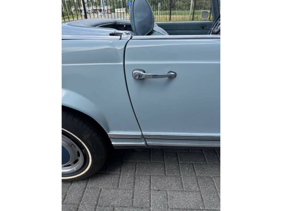 Image 19/43 de Mercedes-Benz 280 SL (1969)