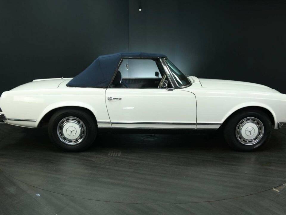 Image 7/50 of Mercedes-Benz 280 SL (1968)