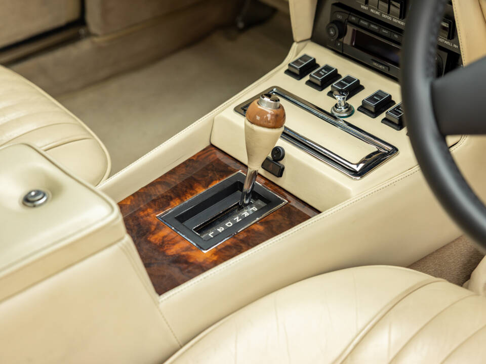 Bild 33/54 von Aston Martin V8 EFi (1987)