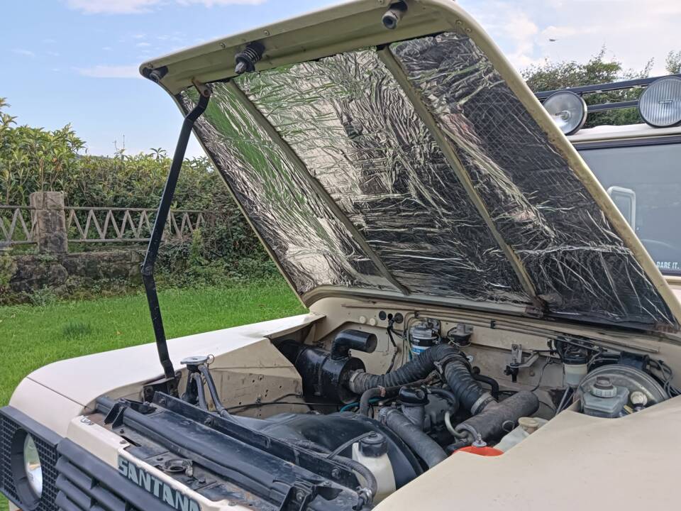 Image 13/23 of Land Rover 110 (1990)