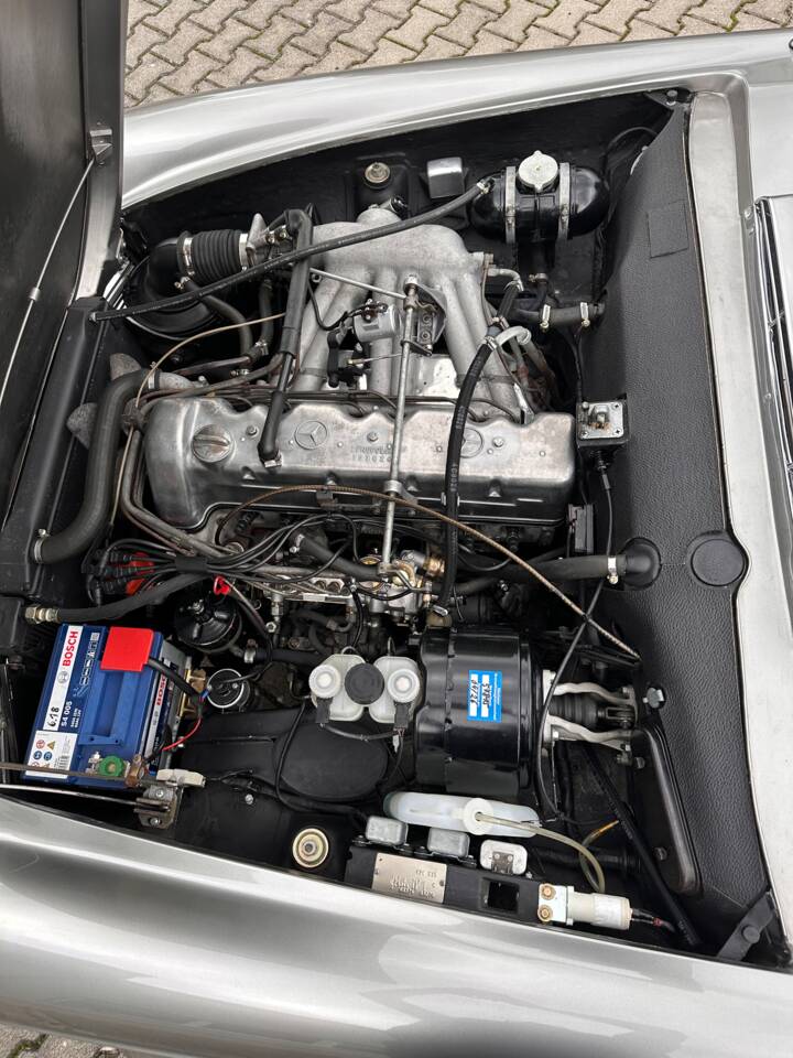 Image 5/36 of Mercedes-Benz 280 SL (1968)
