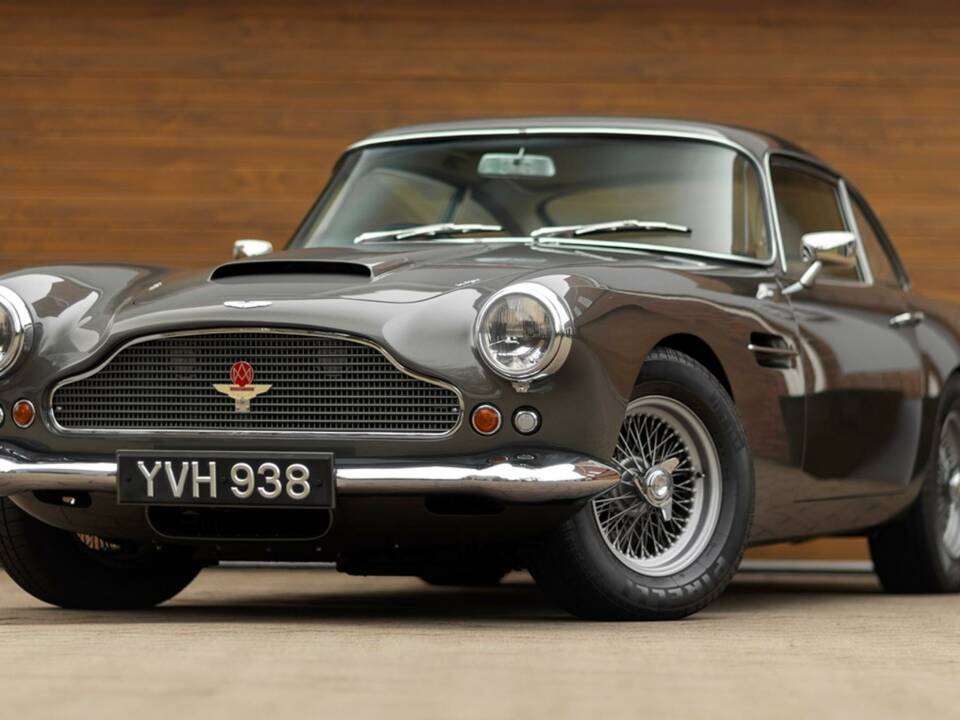 Image 3/50 of Aston Martin DB 4 (1962)