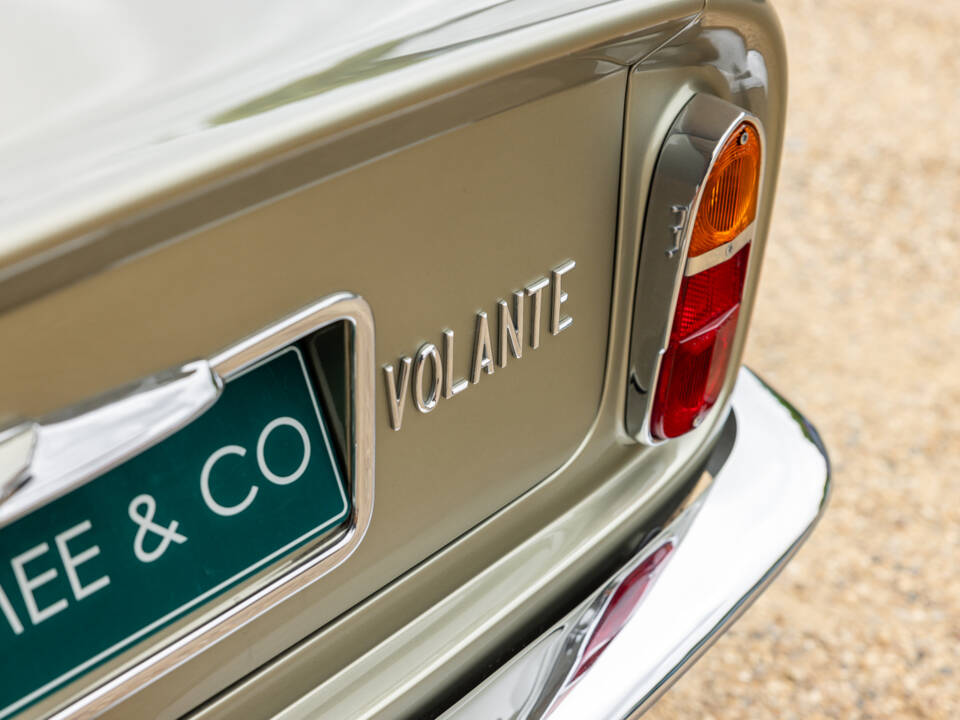 Immagine 15/57 di Aston Martin DB 6 Volante (1969)