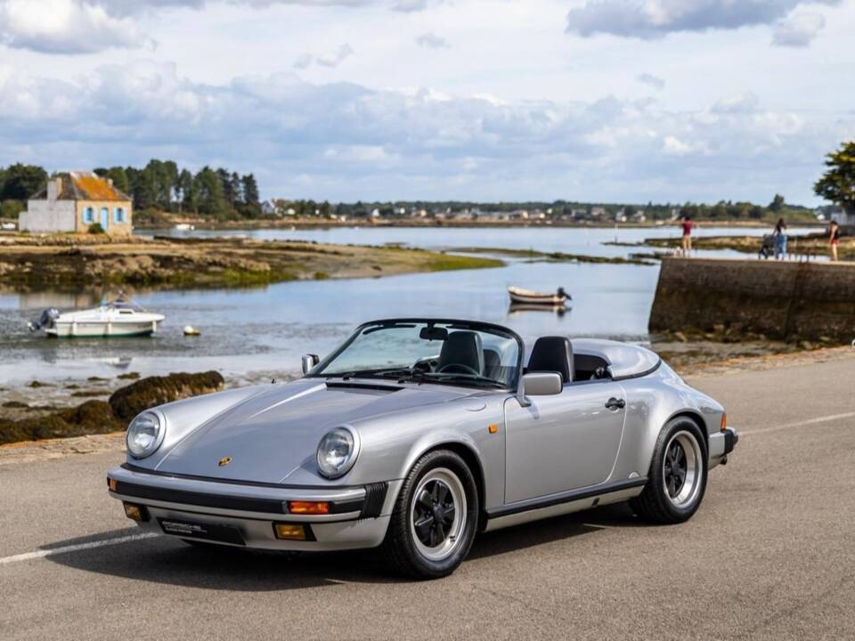 Image 29/132 of Porsche 911 Speedster 3.2 (1989)