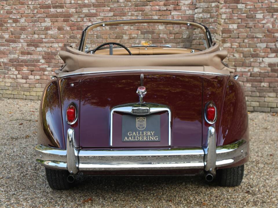 Immagine 6/50 di Jaguar XK 150 SE DHC (1958)