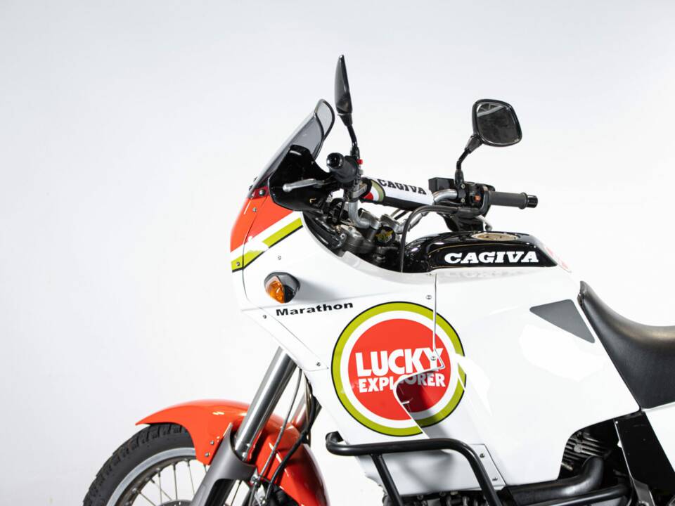 Image 24/50 of Cagiva E900 Elefant (1997)