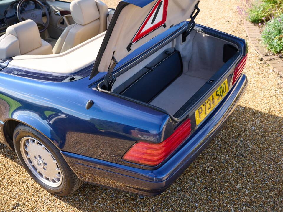 Image 45/50 of Mercedes-Benz SL 280 (1996)