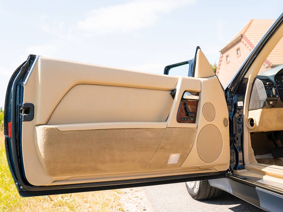 Image 16/44 de Mercedes-Benz 500 SL (1990)