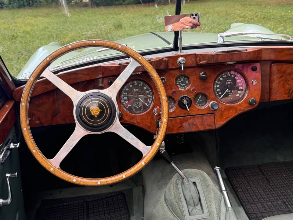 Image 12/23 of Jaguar XK 140 SE DHC (1955)