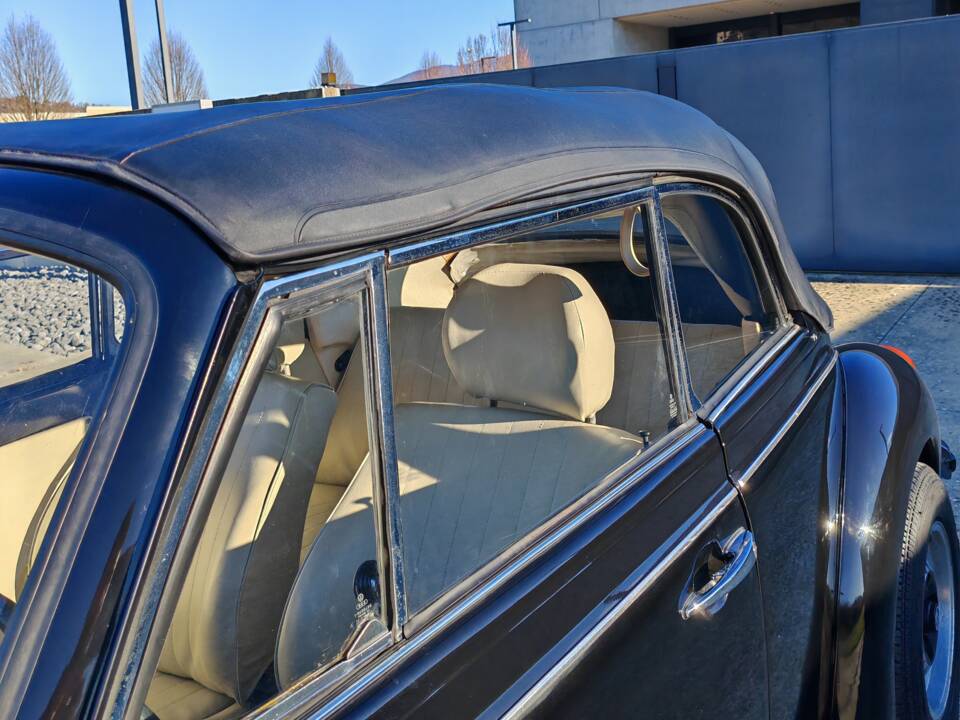 Bild 15/35 von Volkswagen Käfer 1303 LS (1975)