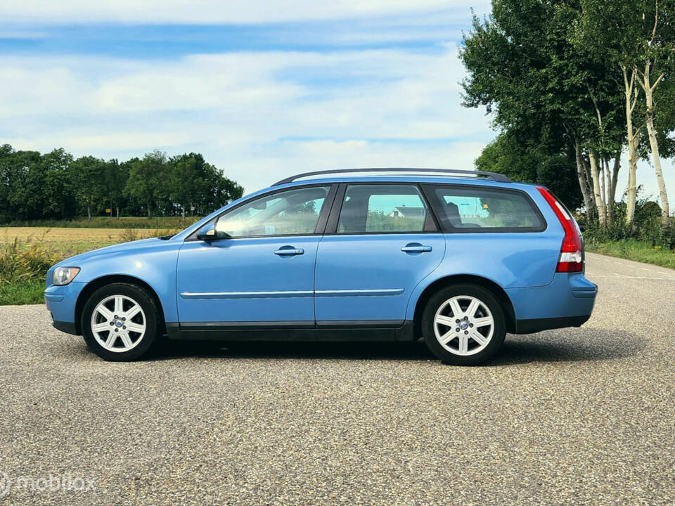 Bild 13/32 von Volvo V 50 2.4 (2005)