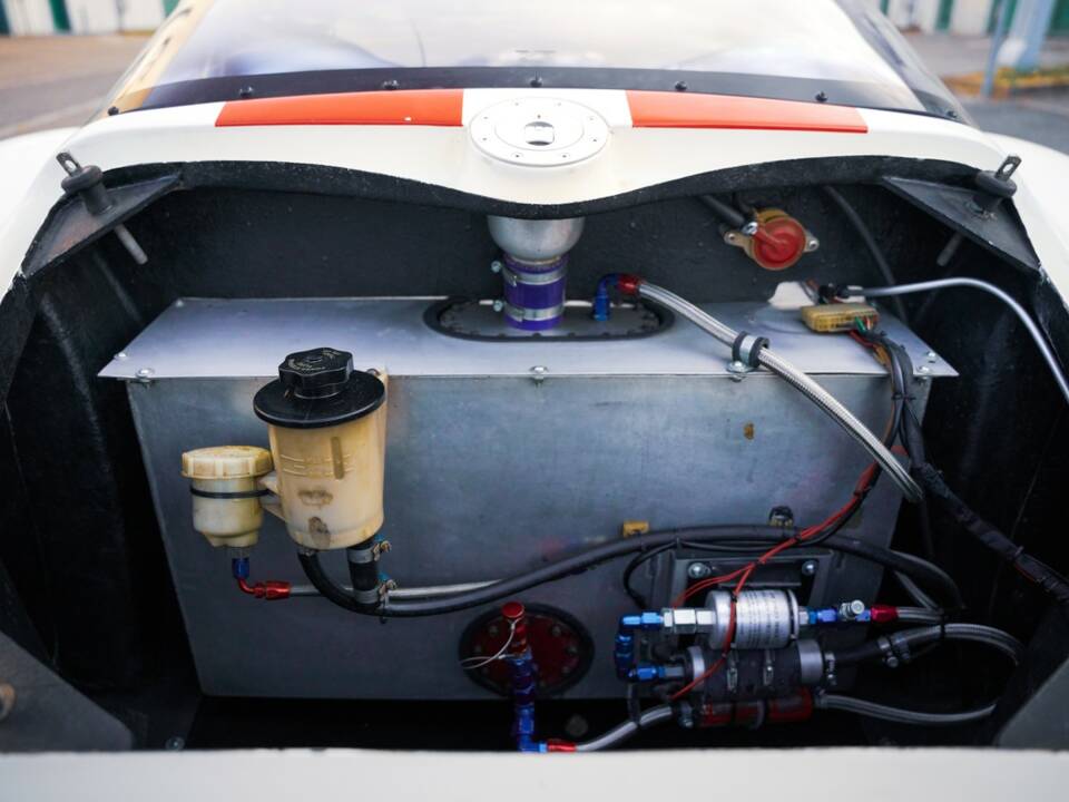 Image 13/17 of Marcos Mantis Challenge (1999)