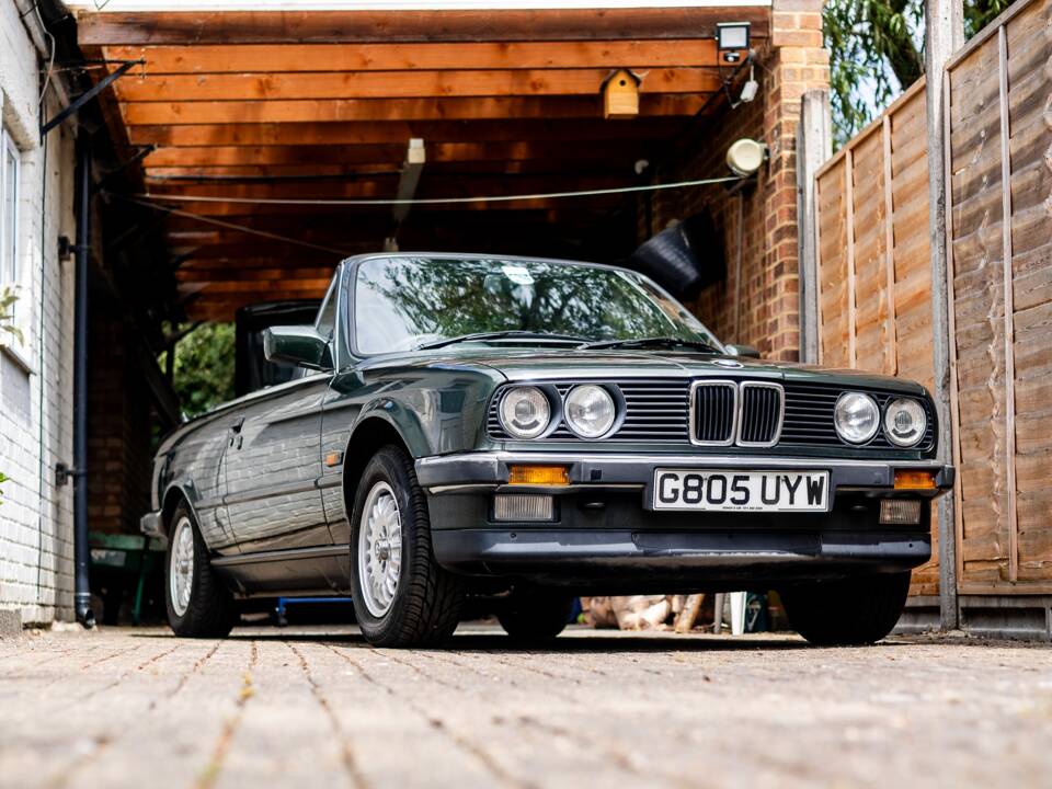 Bild 19/47 von BMW 320i (1990)