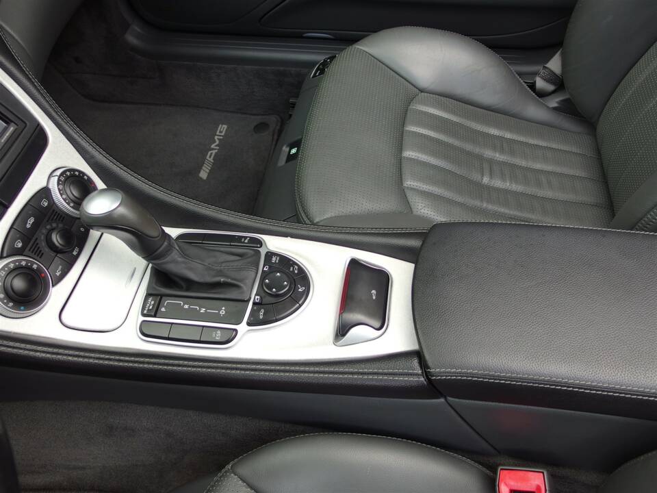 Image 49/97 de Mercedes-Benz SL 55 AMG (2003)