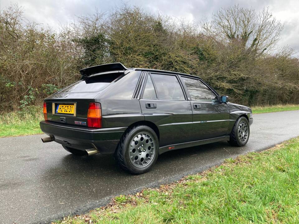 Image 8/8 of Lancia Delta 1.6 HF (1988)
