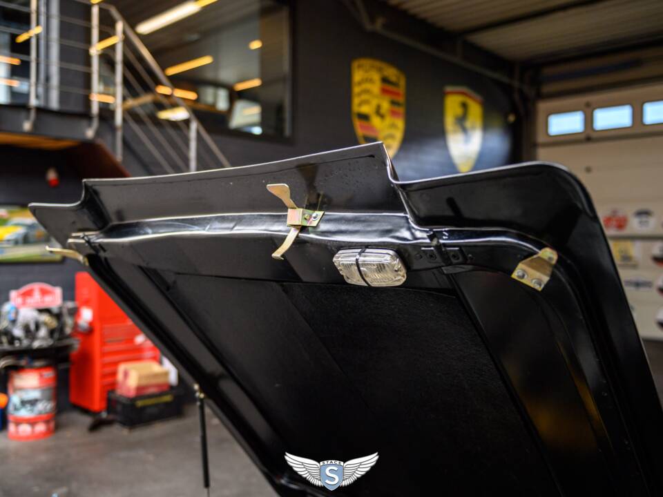 Bild 43/73 von Aston Martin V8 EFi Volante (1987)