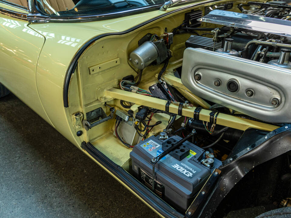 Imagen 18/28 de Jaguar E-Type V12 (1974)