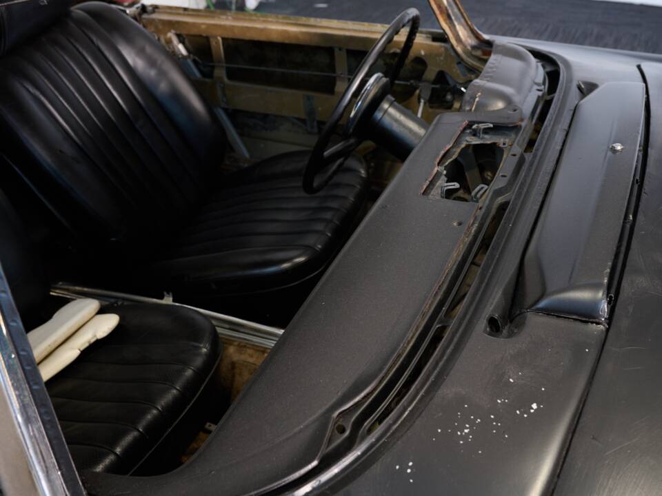 Image 23/47 de Mercedes-Benz 250 SL (1967)
