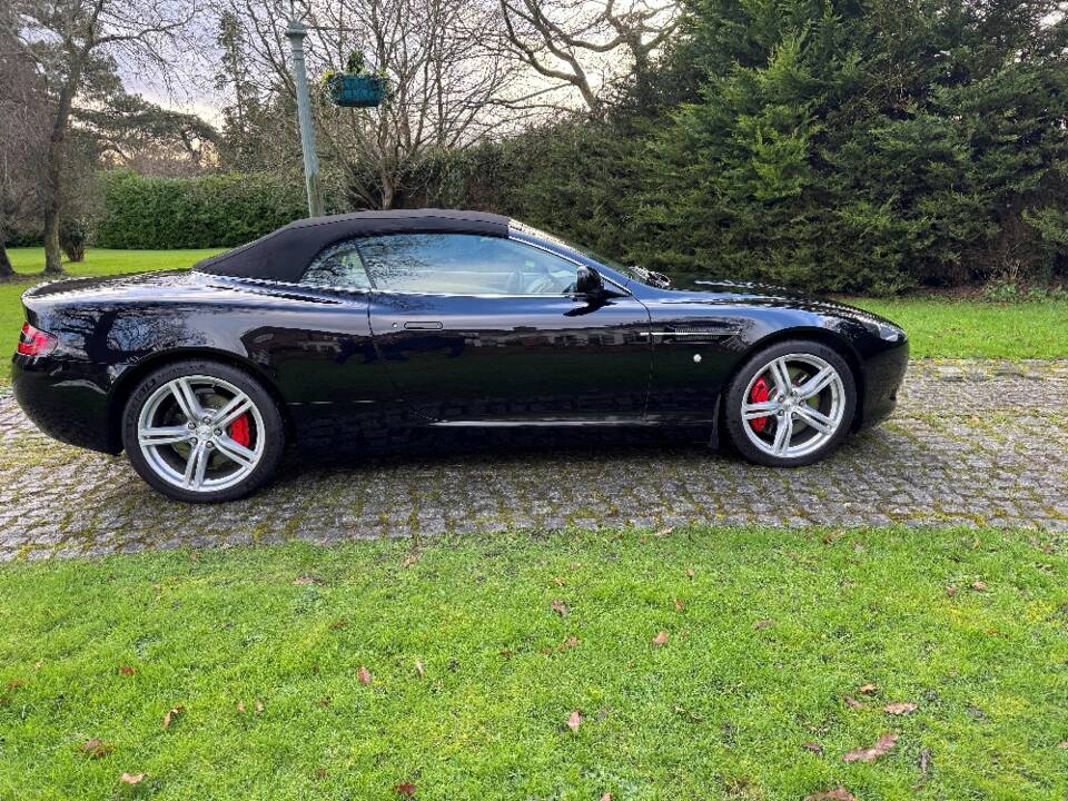 Bild 37/38 von Aston Martin DB 9 Volante (2008)