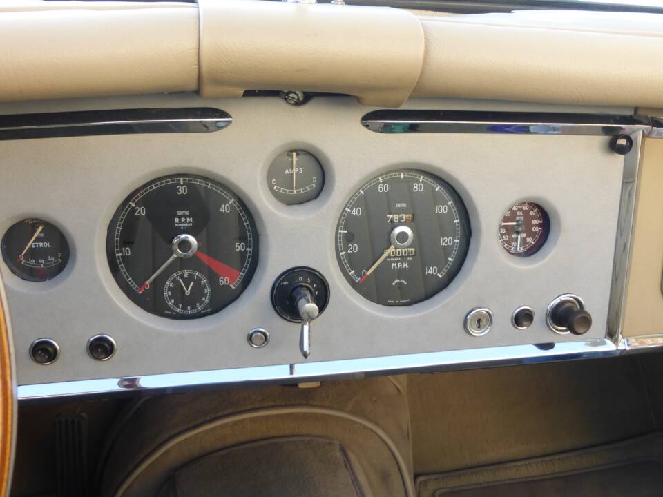 Image 99/174 of Jaguar XK 150 3.4 S OTS (1958)