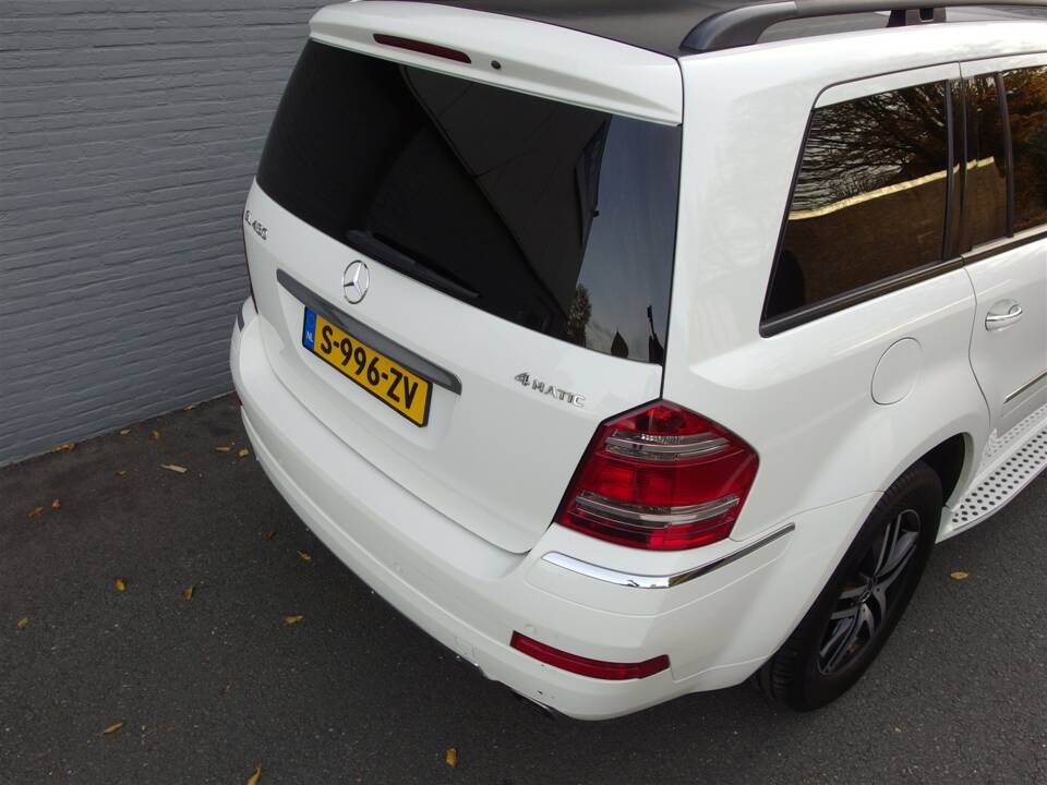 Bild 16/98 von Mercedes-Benz GL 450 4MATIC (2007)