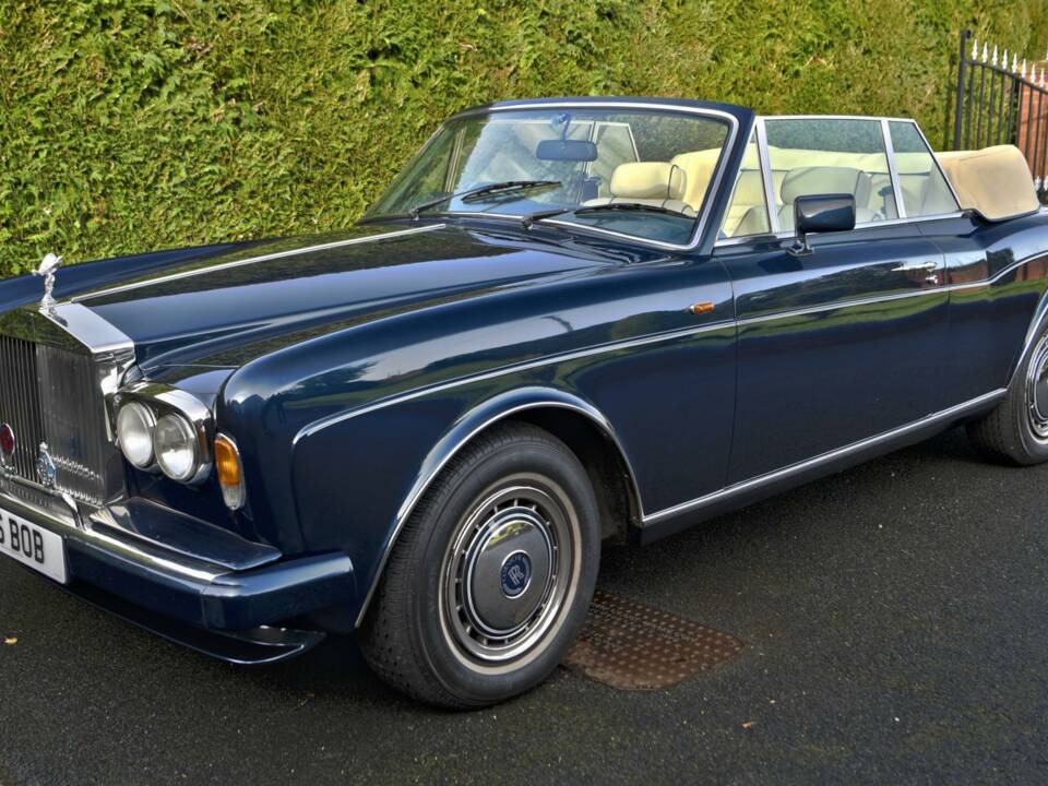 Image 2/50 of Rolls-Royce Corniche III (1990)
